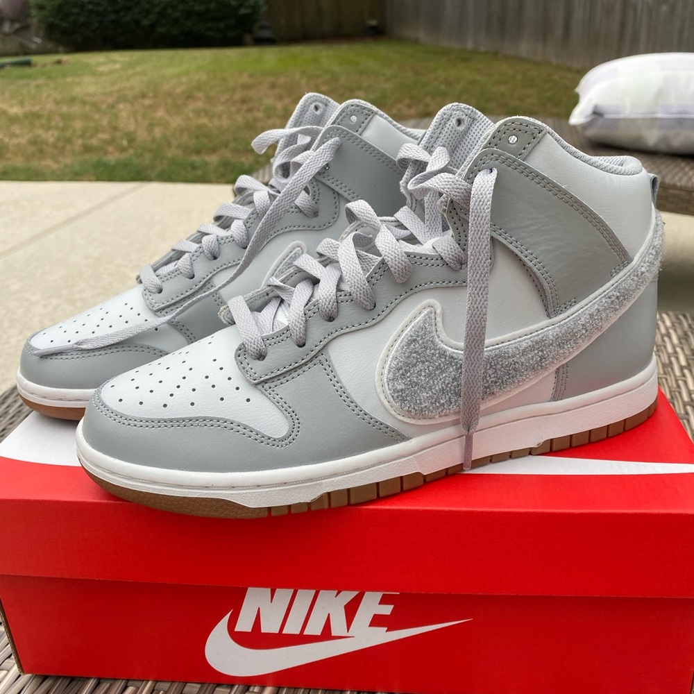 Nike Dunk High University chenille swoosh light smoke grey
